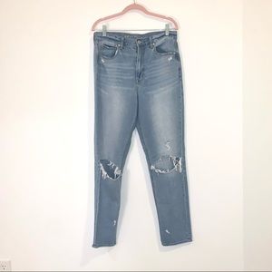 American Eagle Light Wash Mom Jean